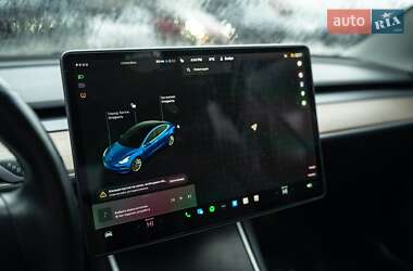 Седан Tesla Model 3 2018 в Черновцах