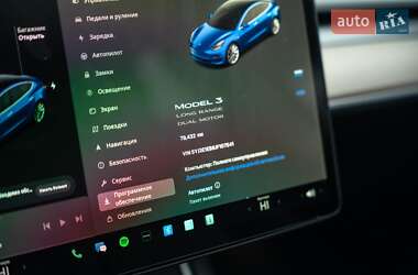 Седан Tesla Model 3 2018 в Черновцах