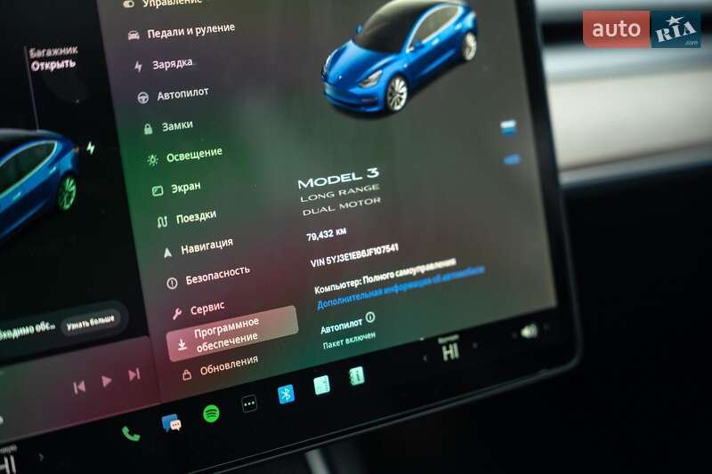 Седан Tesla Model 3 2018 в Черновцах