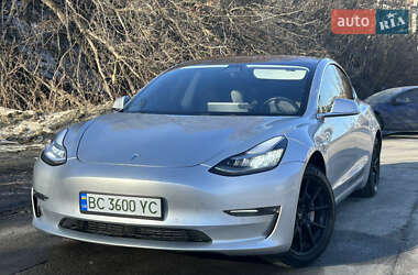 Седан Tesla Model 3 2018 в Киеве