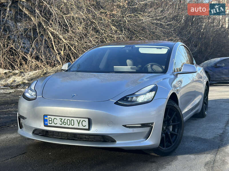 Седан Tesla Model 3 2018 в Киеве