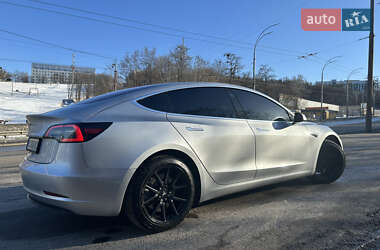 Седан Tesla Model 3 2018 в Киеве