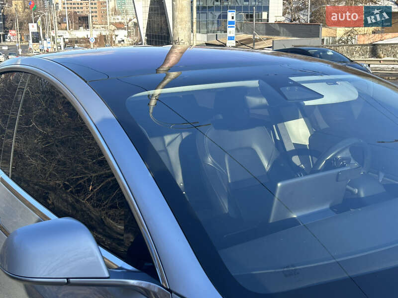 Седан Tesla Model 3 2018 в Киеве