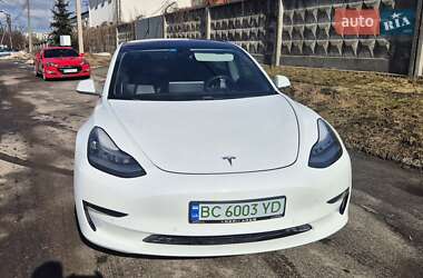 Седан Tesla Model 3 2018 в Львове