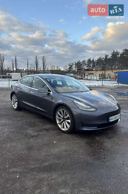 Седан Tesla Model 3 2020 в Киеве