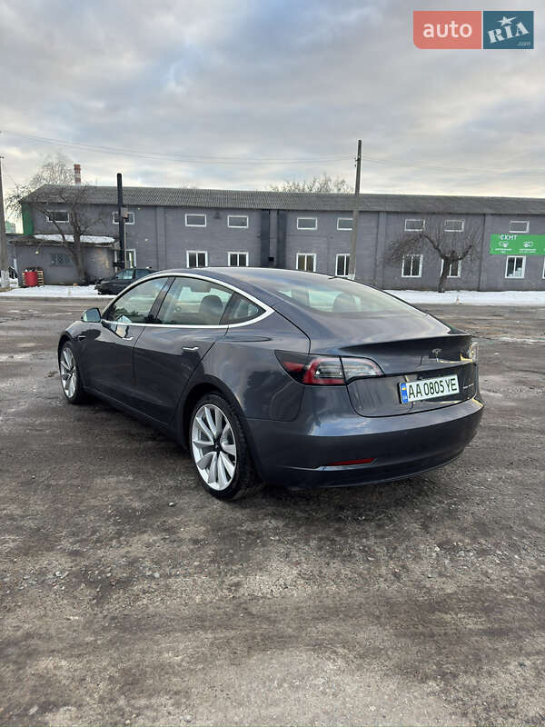 Седан Tesla Model 3 2020 в Киеве