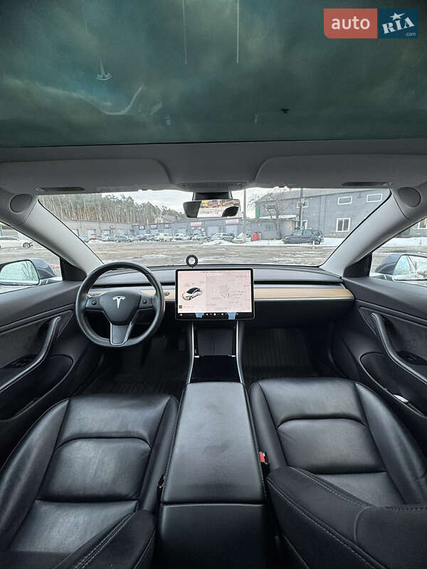 Седан Tesla Model 3 2020 в Киеве