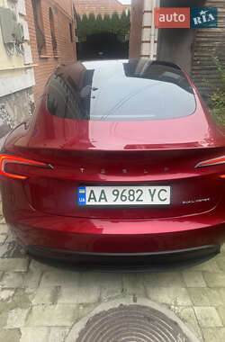 Седан Tesla Model 3 2024 в Киеве