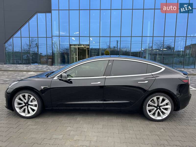 Седан Tesla Model 3 2019 в Виннице