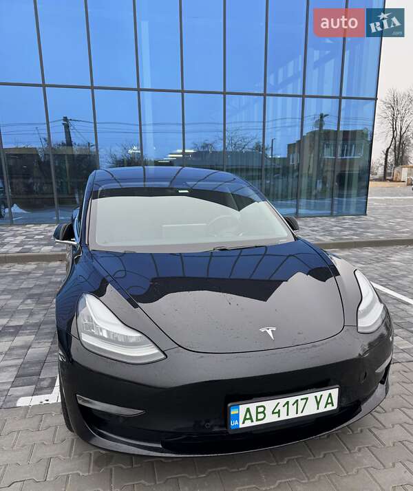 Седан Tesla Model 3 2019 в Виннице