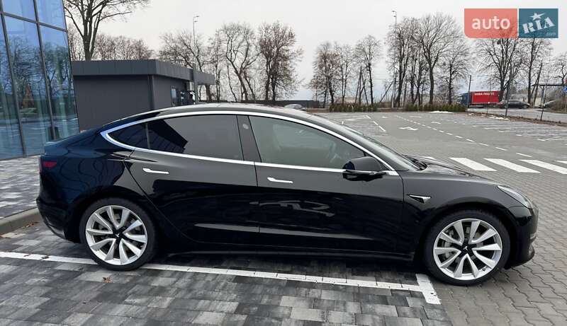 Седан Tesla Model 3 2019 в Виннице