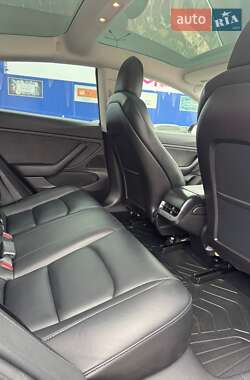 Седан Tesla Model 3 2019 в Виннице