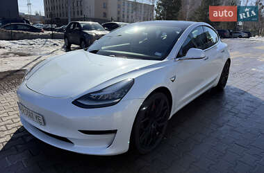 Седан Tesla Model 3 2020 в Киеве