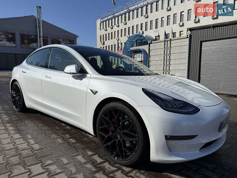 Tesla Model 3 2020