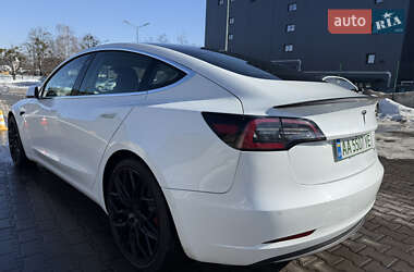 Седан Tesla Model 3 2020 в Киеве