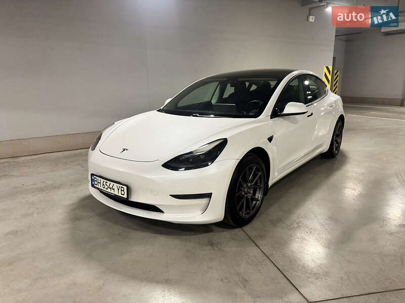 Tesla Model 3 2020