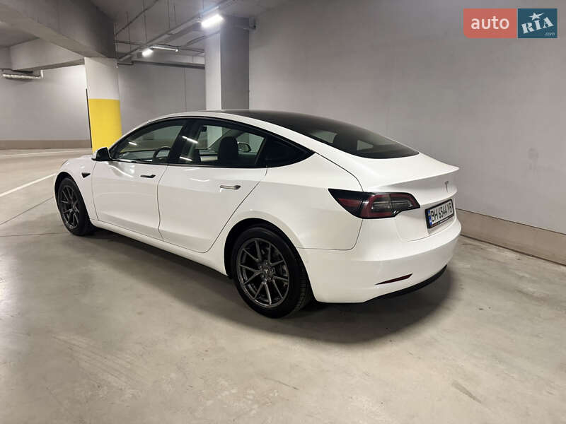 Седан Tesla Model 3 2020 в Одесі