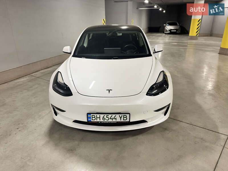 Седан Tesla Model 3 2020 в Одесі
