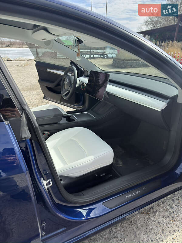Седан Tesla Model 3 2023 в Дніпрі