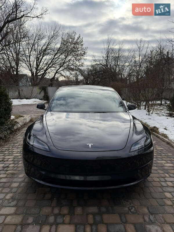 Седан Tesla Model 3 2024 в Кропивницком