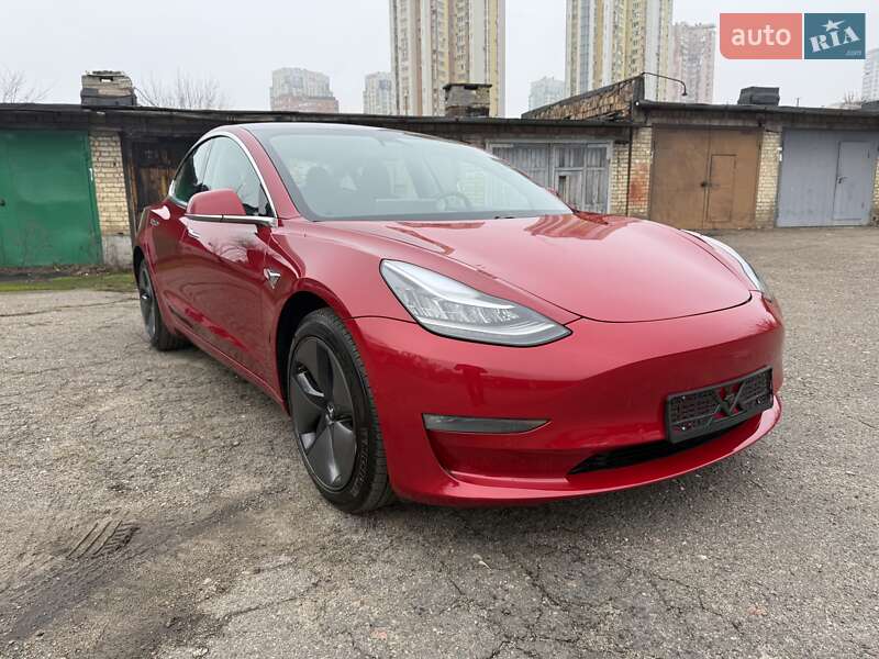 Седан Tesla Model 3 2018 в Киеве