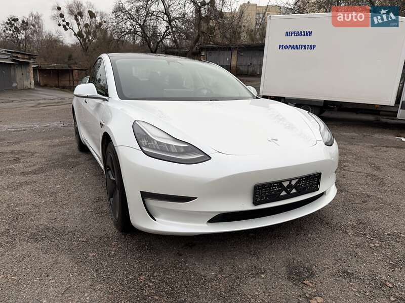 Седан Tesla Model 3 2018 в Киеве фото 29 Седан Tesla Model 3 2018 в Киеве