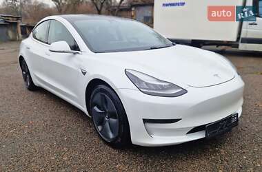 Седан Tesla Model 3 2020 в Києві