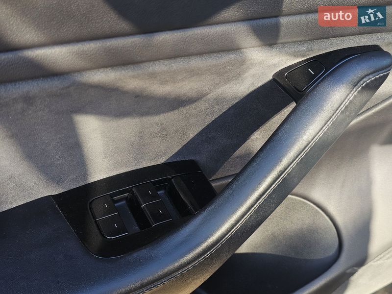 Седан Tesla Model 3 2019 в Києві