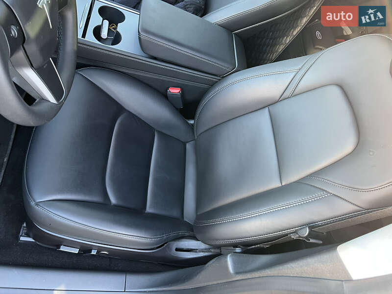 Седан Tesla Model 3 2023 в Києві