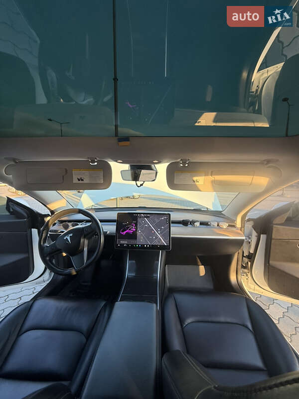 Седан Tesla Model 3 2018 в Суховоле