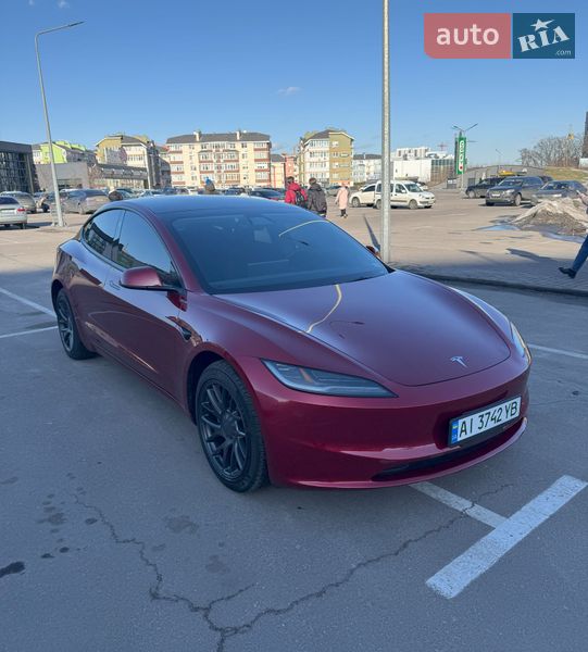 Седан Tesla Model 3 2025 в Києві