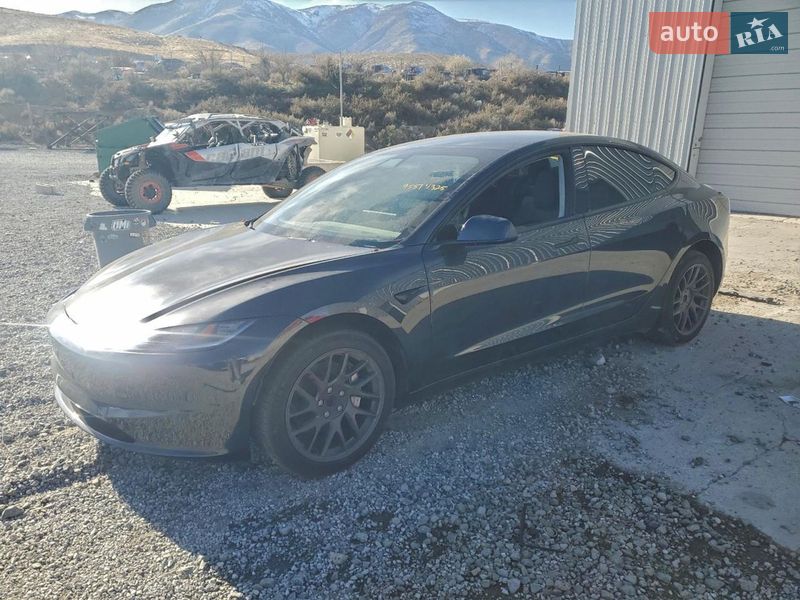 Седан Tesla Model 3 2025 в Одессе