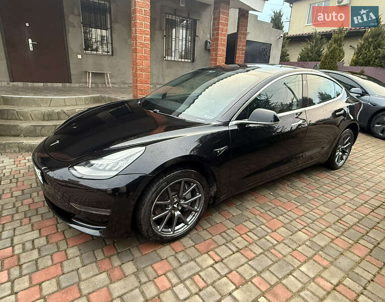 Седан Tesla Model 3 2020 в Одессе