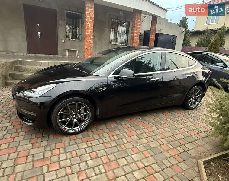Седан Tesla Model 3 2020 в Одессе