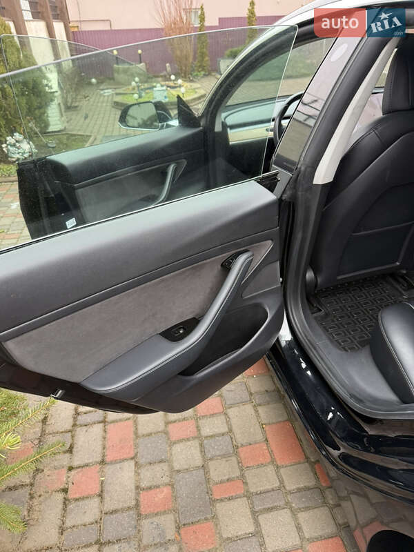 Седан Tesla Model 3 2020 в Одессе