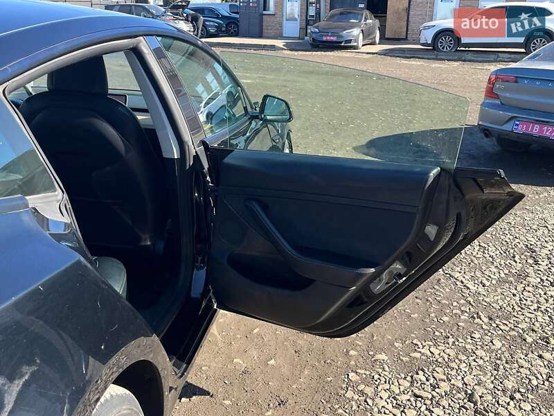 Седан Tesla Model 3 2022 в Луцке фото 12 Седан Tesla Model 3 2022 в Луцке