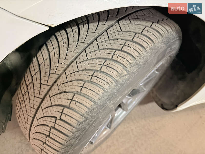 Седан Tesla Model 3 2021 в Коломые