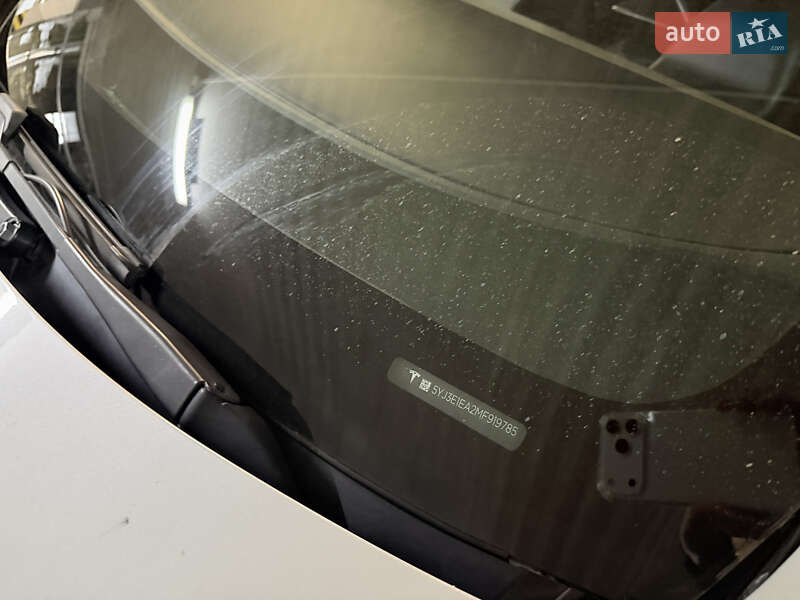 Седан Tesla Model 3 2021 в Коломые