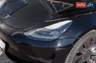 Седан Tesla Model 3 2021 в Києві