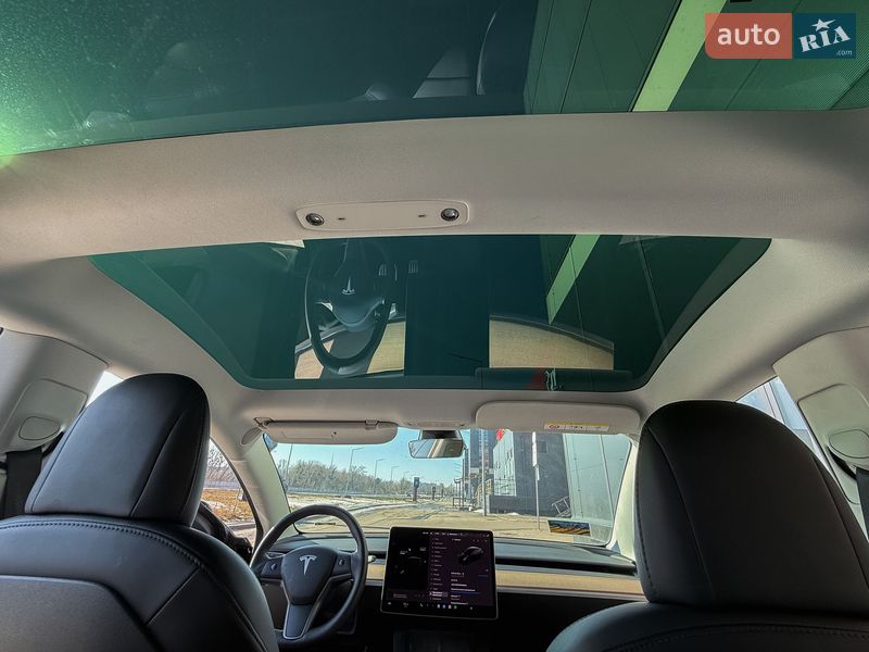 Седан Tesla Model 3 2021 в Киеве