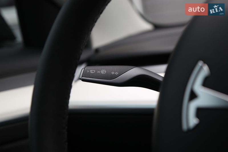 Седан Tesla Model 3 2022 в Києві