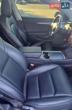 Седан Tesla Model 3 2022 в Львове