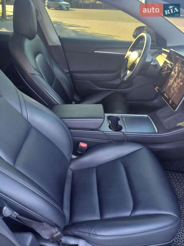 Седан Tesla Model 3 2022 в Львове