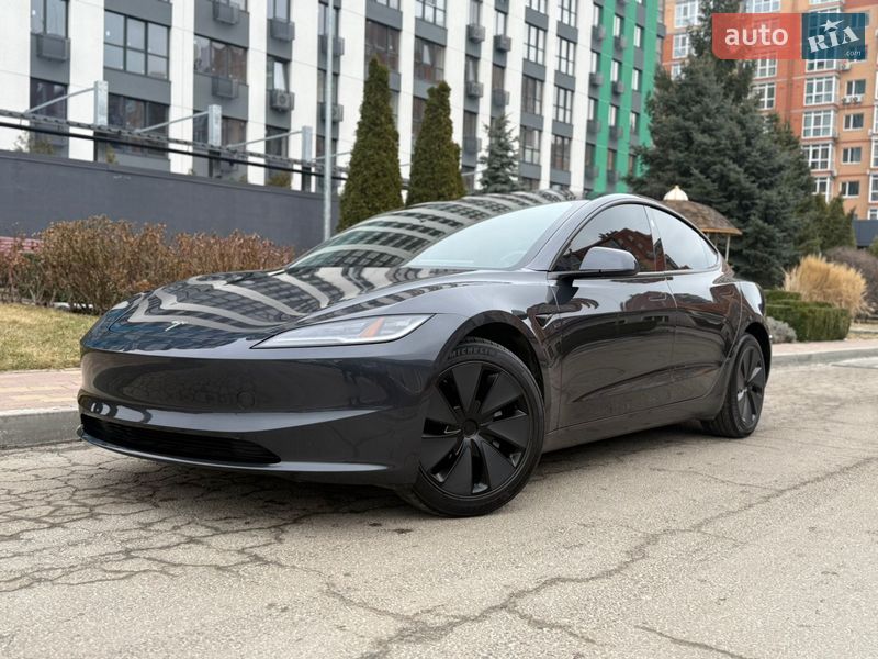 Седан Tesla Model 3 2024 в Днепре