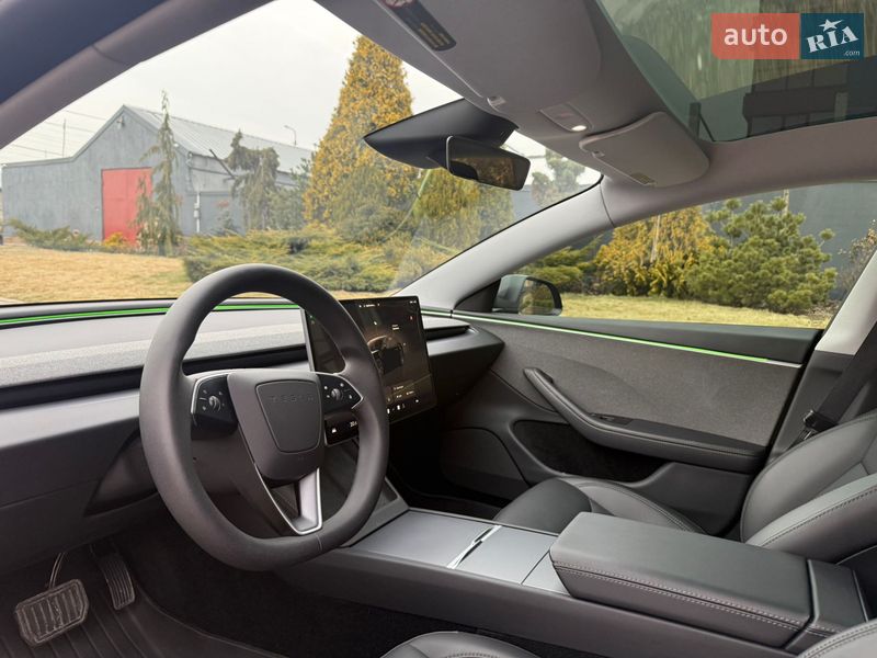 Седан Tesla Model 3 2024 в Днепре