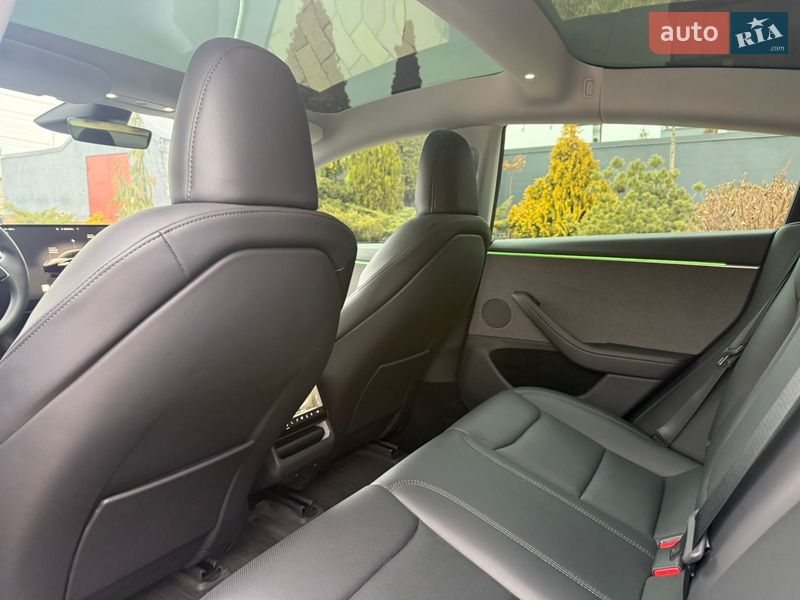 Седан Tesla Model 3 2024 в Днепре