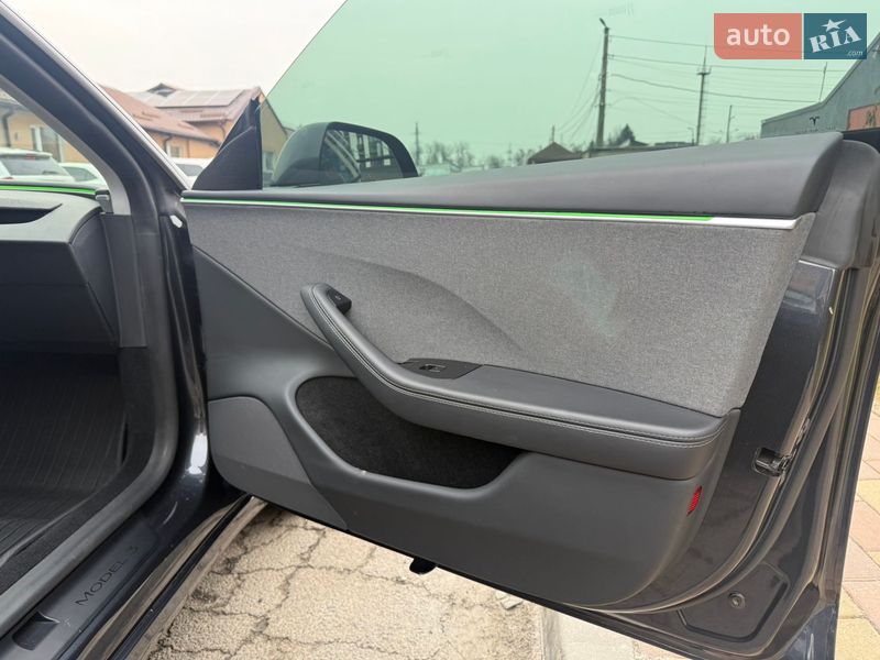 Седан Tesla Model 3 2024 в Днепре