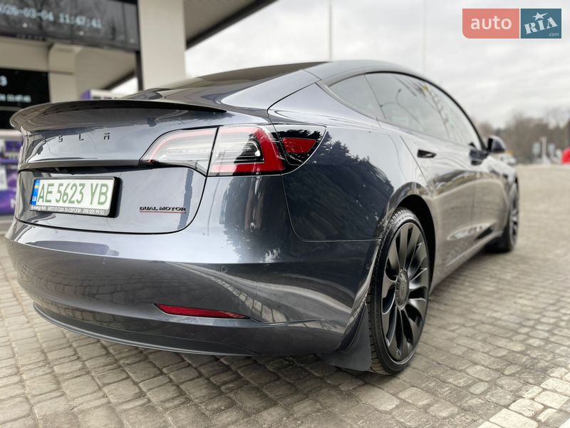 Седан Tesla Model 3 2020 в Дніпрі