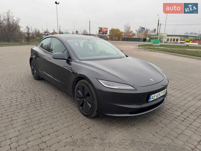 Седан Tesla Model 3 2024 в Новомосковске