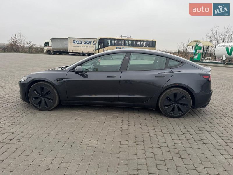 Седан Tesla Model 3 2024 в Новомосковске